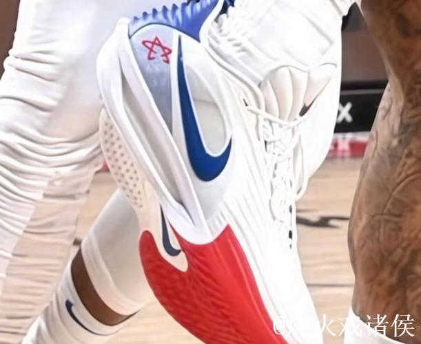 坎宁安脚踩红绿配色G.T Cut3,豪取32分4篮板10助攻 坎宁安脚踩红绿配色G.T Cut3,豪取32分4篮板10助攻