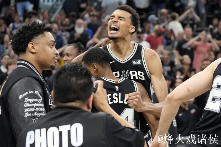 文班甘为球队铺路！马刺全员发力击败雷霆 展现顶尖强队实力